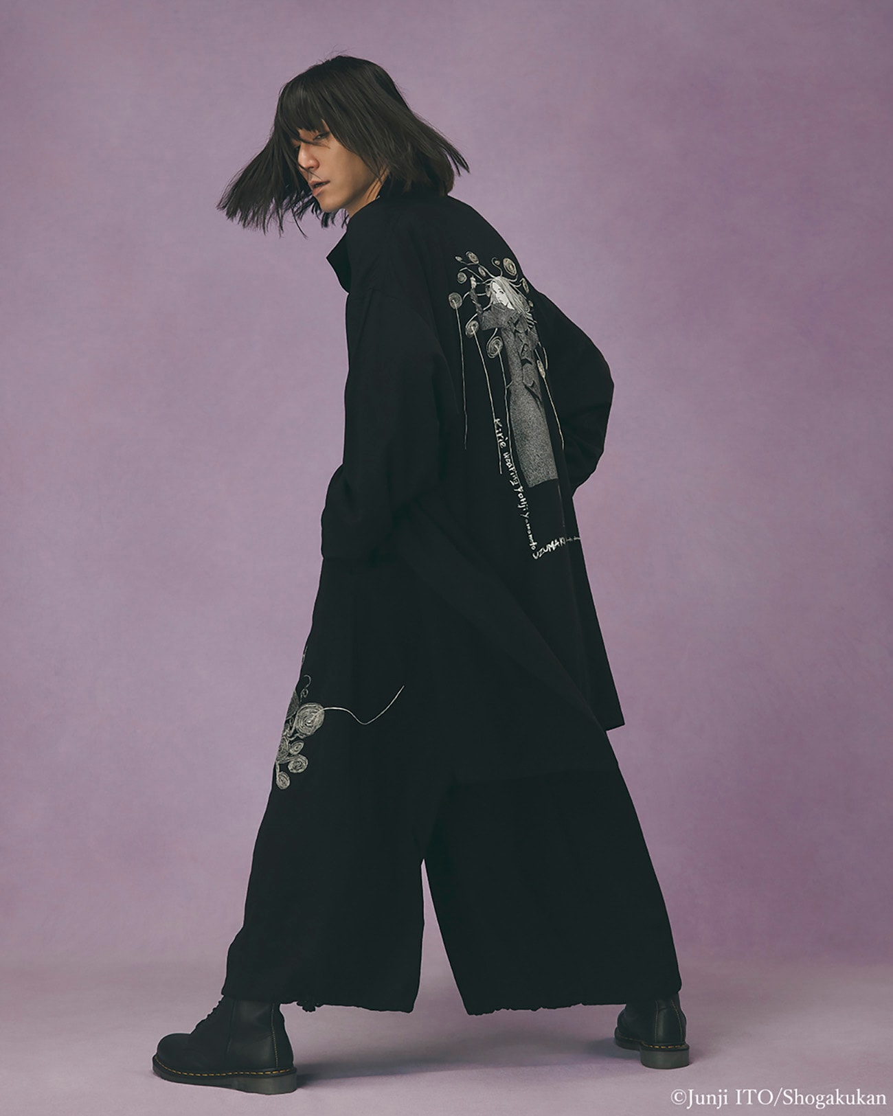 【11/5 12:00発売】S'YTE × Junji ITO -UZUMAKI- KIRIE WEARING YOHJI YAMAMOTO DRAPE COAT