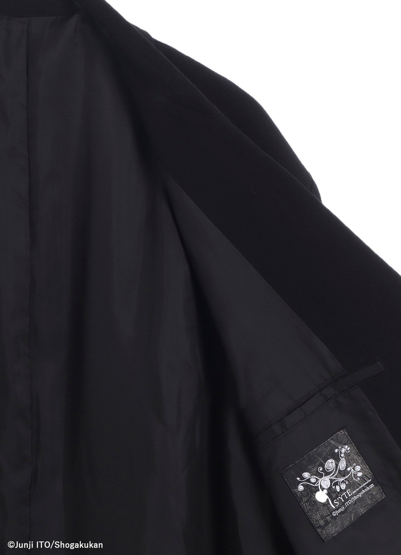 S'YTE × Junji ITO -UZUMAKI- AZAMI WEARING YOHJI YAMAMOTO PRINTED JACKET