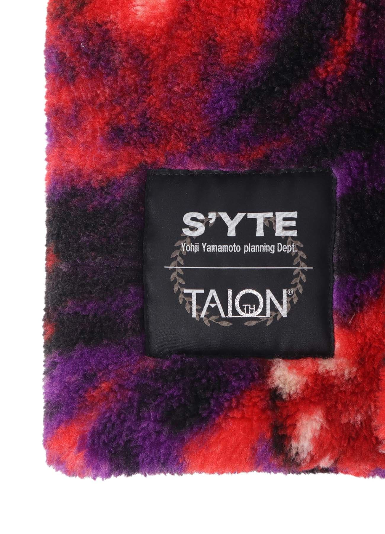 【11/20 12:00 Release】S'YTE X TAION REVERSIBLE QUILTED DOWN SCARF WITH RED PRINTED FLEECE LINING