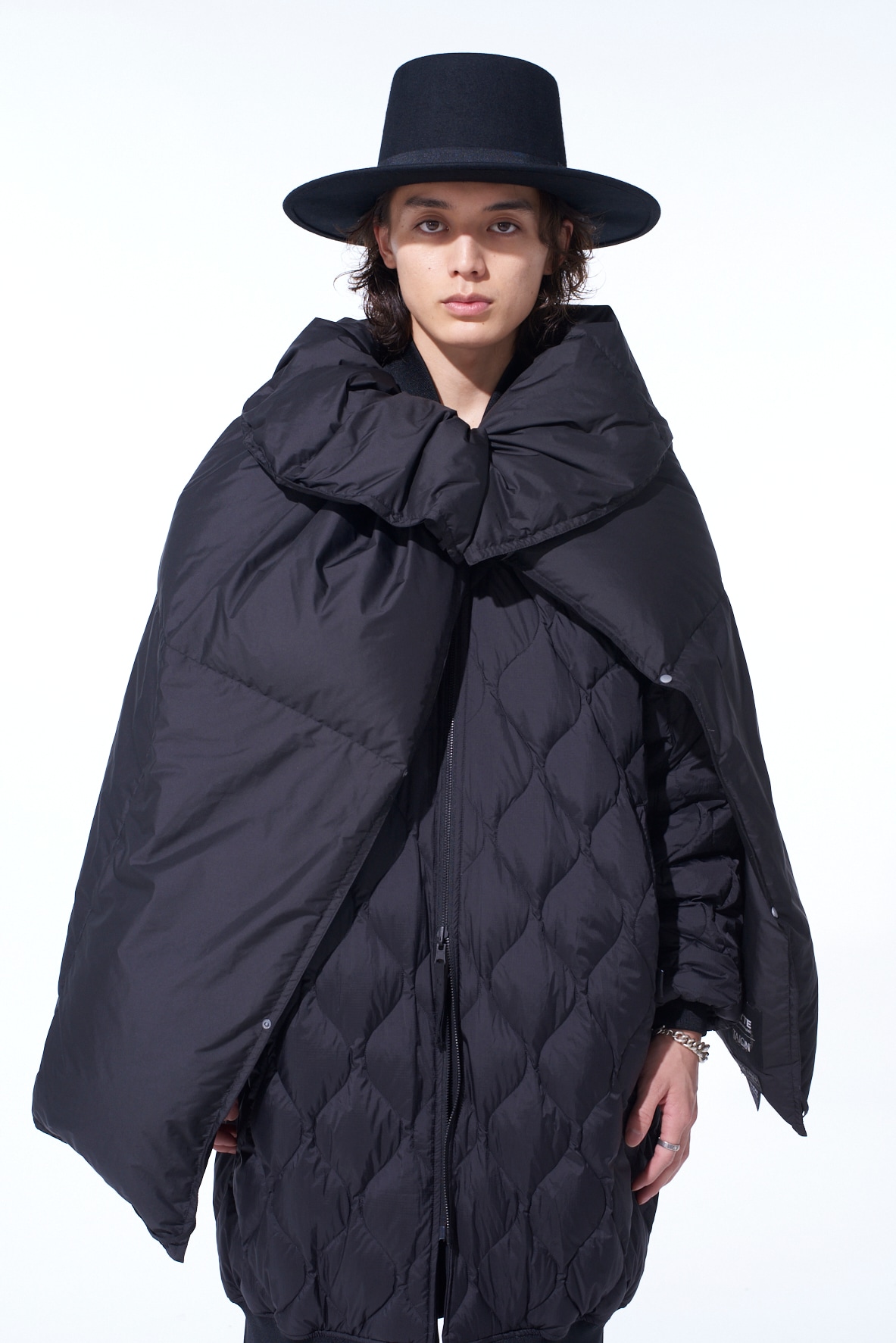 S'YTE X TAION VERSATILE QUILTED DOWN BLANKET