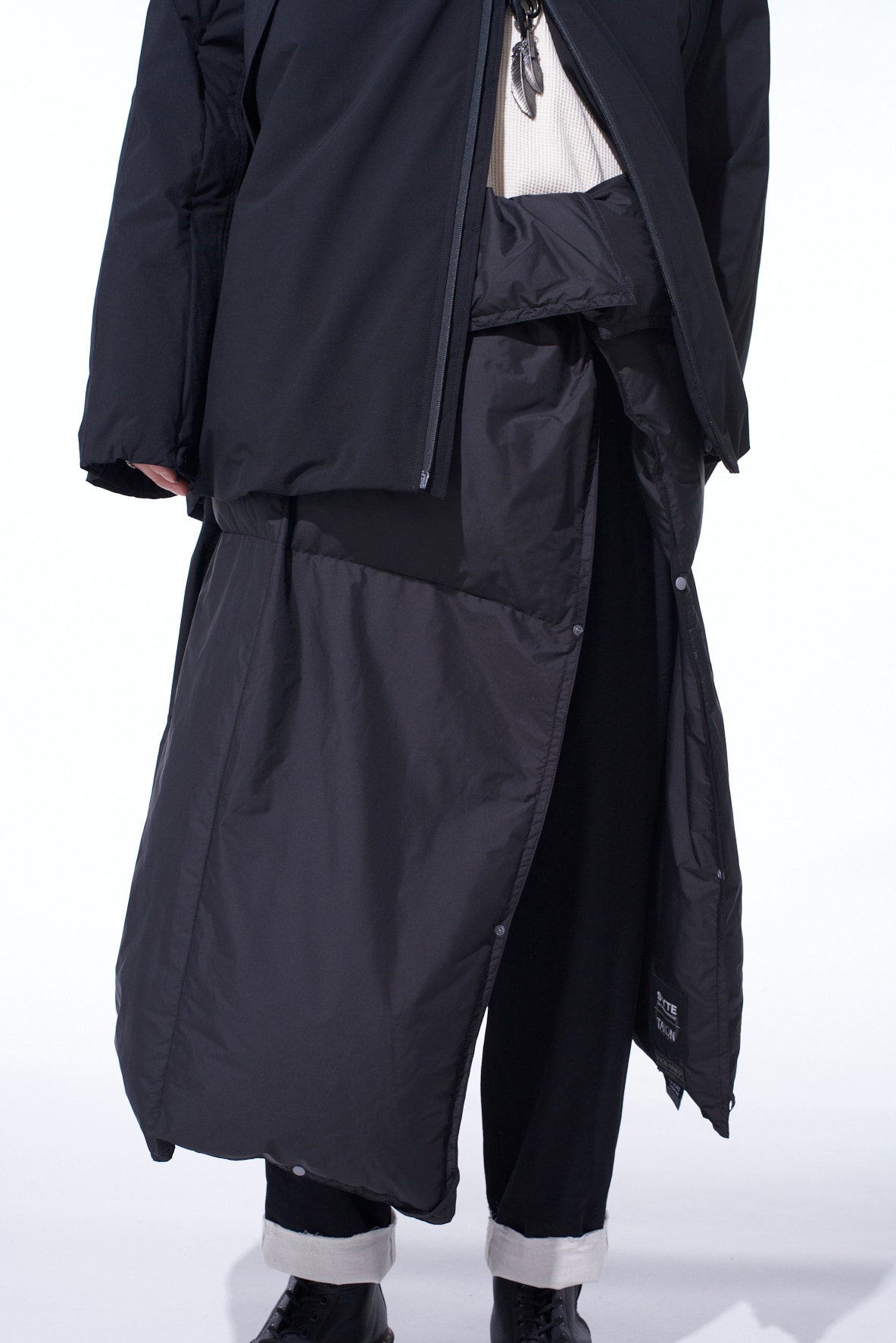 S'YTE X TAION VERSATILE QUILTED DOWN BLANKET