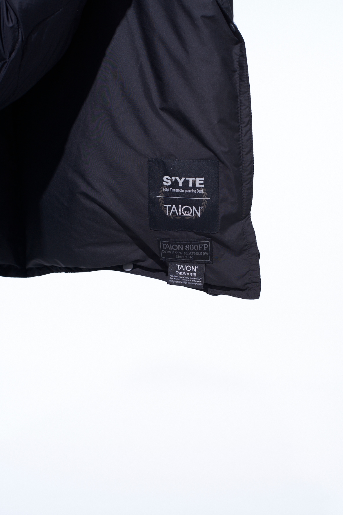 S'YTE X TAION VERSATILE QUILTED DOWN BLANKET