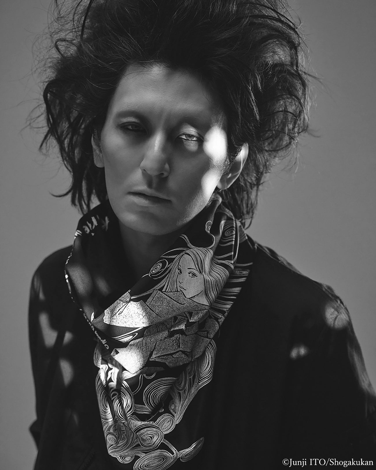 【11/5 12:00発売】S'YTE × Junji ITO -UZUMAKI- AZAMI WEARING YOHJI YAMAMOTO SCARF