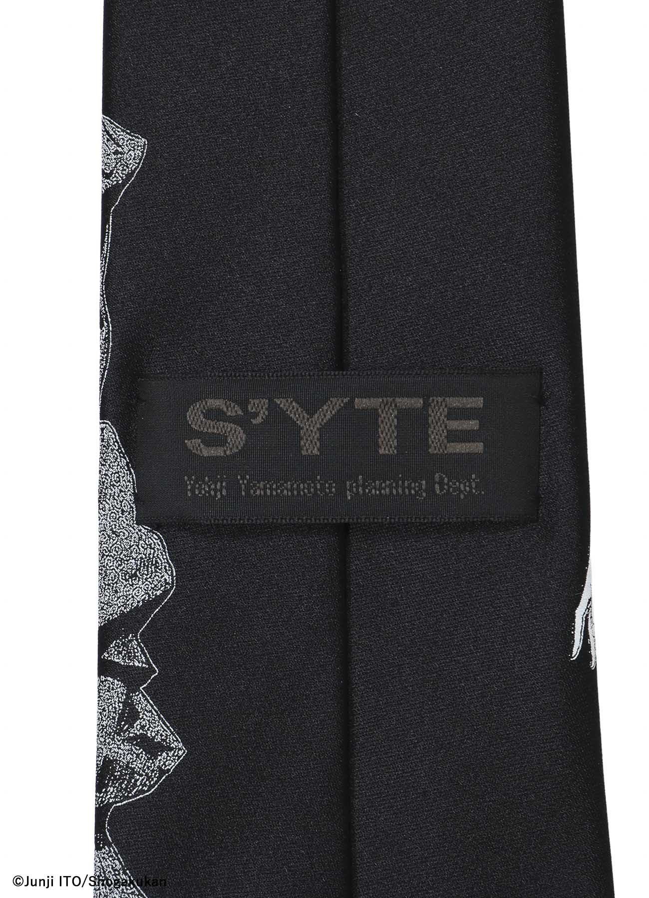 S'YTE × Junji ITO -UZUMAKI- AZAMI WEARING YOHJI YAMAMOTO SILK TIE