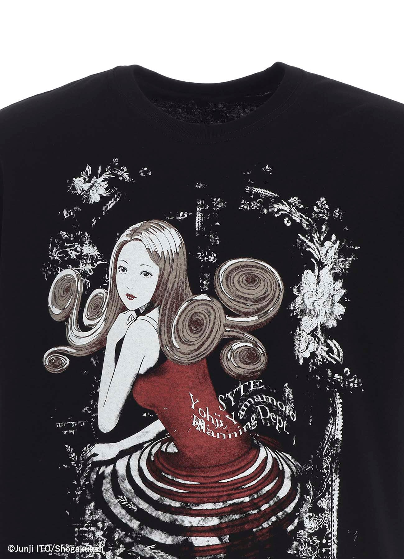 【11/5 12:00発売】S'YTE × Junji ITO -UZUMAKI- KIRIE’S SPIRAL DRESS GRAPHIC T-SHIRT