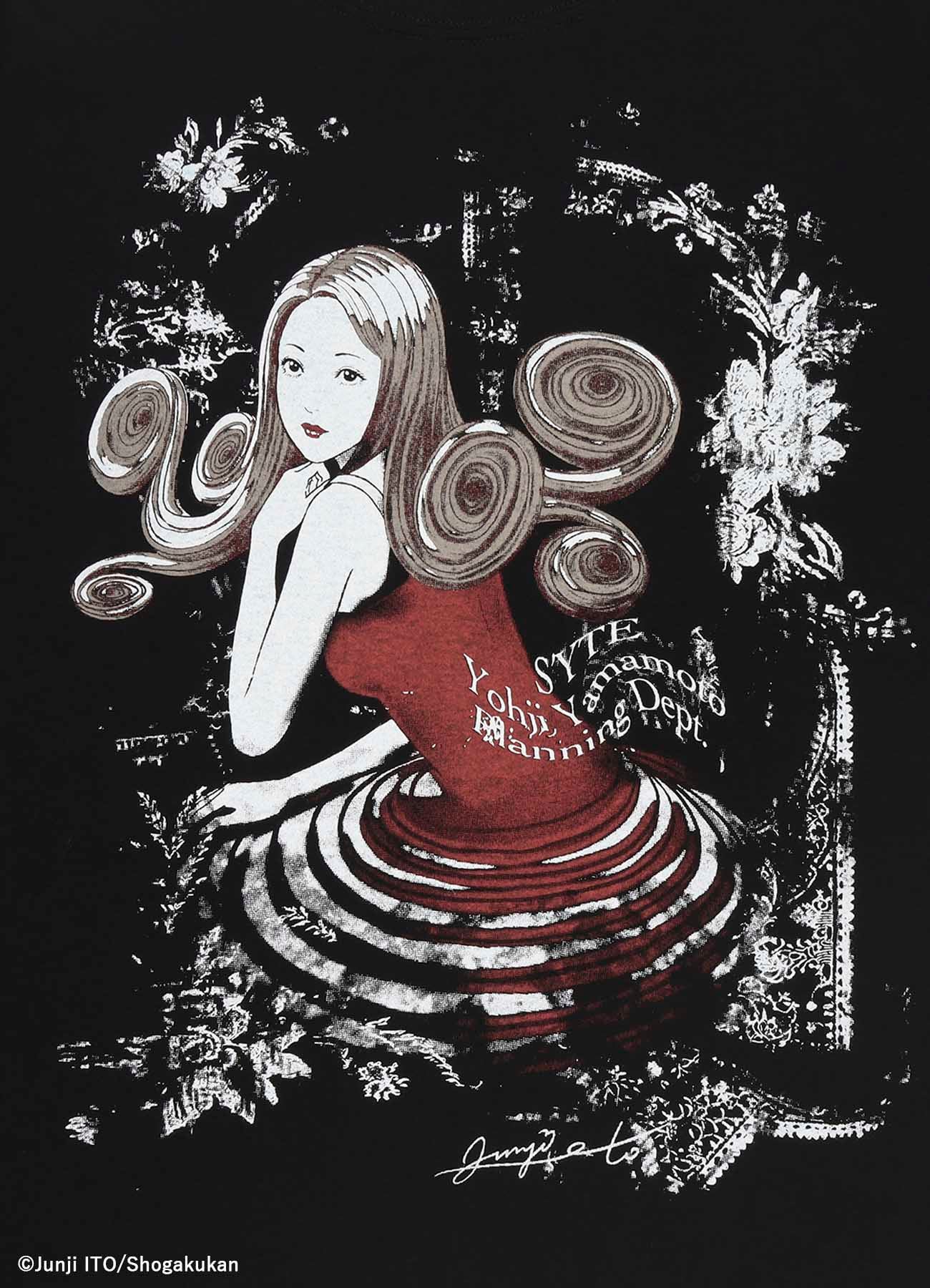 【11/5 12:00発売】S'YTE × Junji ITO -UZUMAKI- KIRIE’S SPIRAL DRESS GRAPHIC T-SHIRT