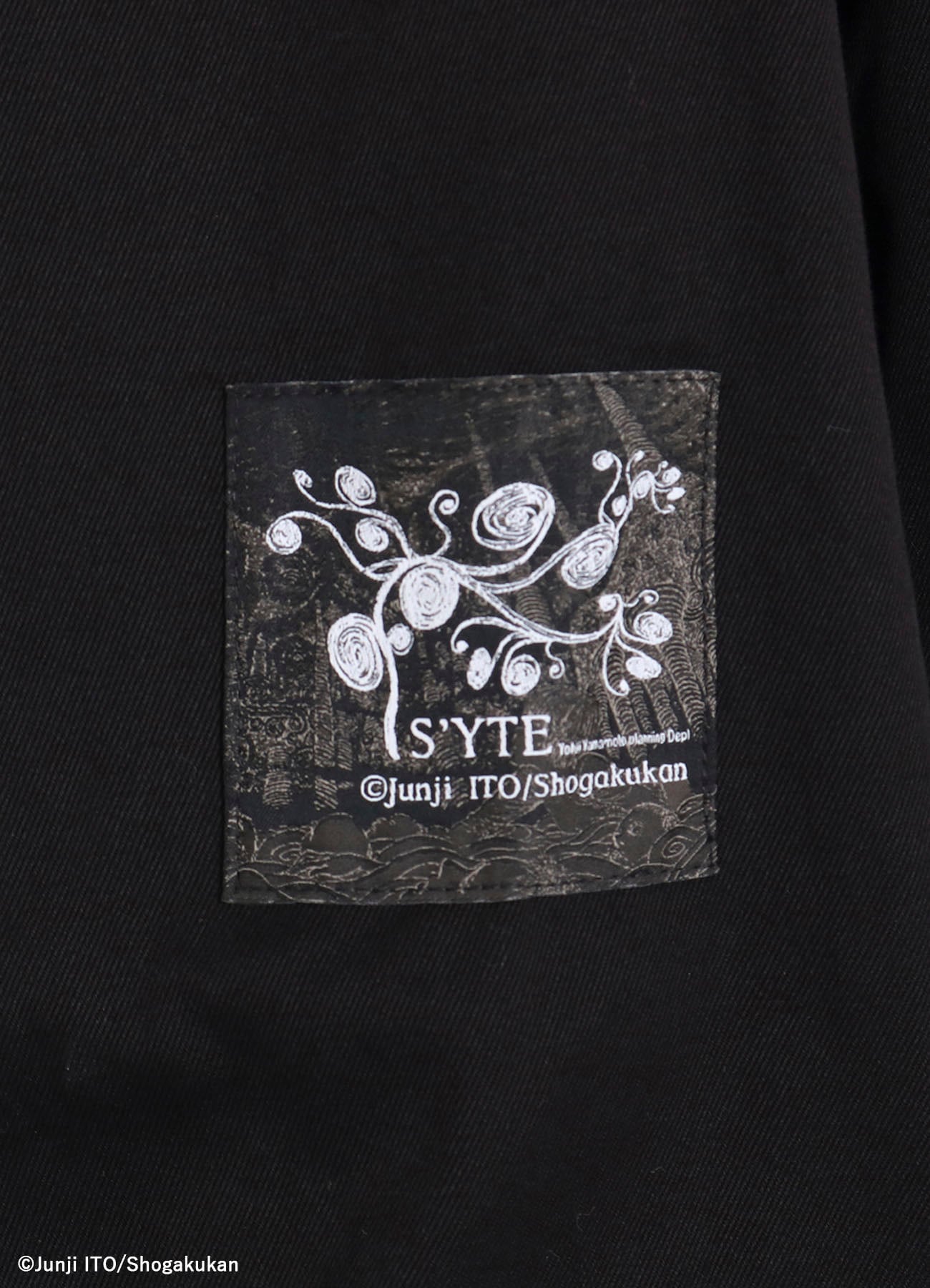 【11/5 12:00発売】S'YTE × Junji ITO -UZUMAKI- KIRIE EMBROIDERY ZIPPER BLOUSON