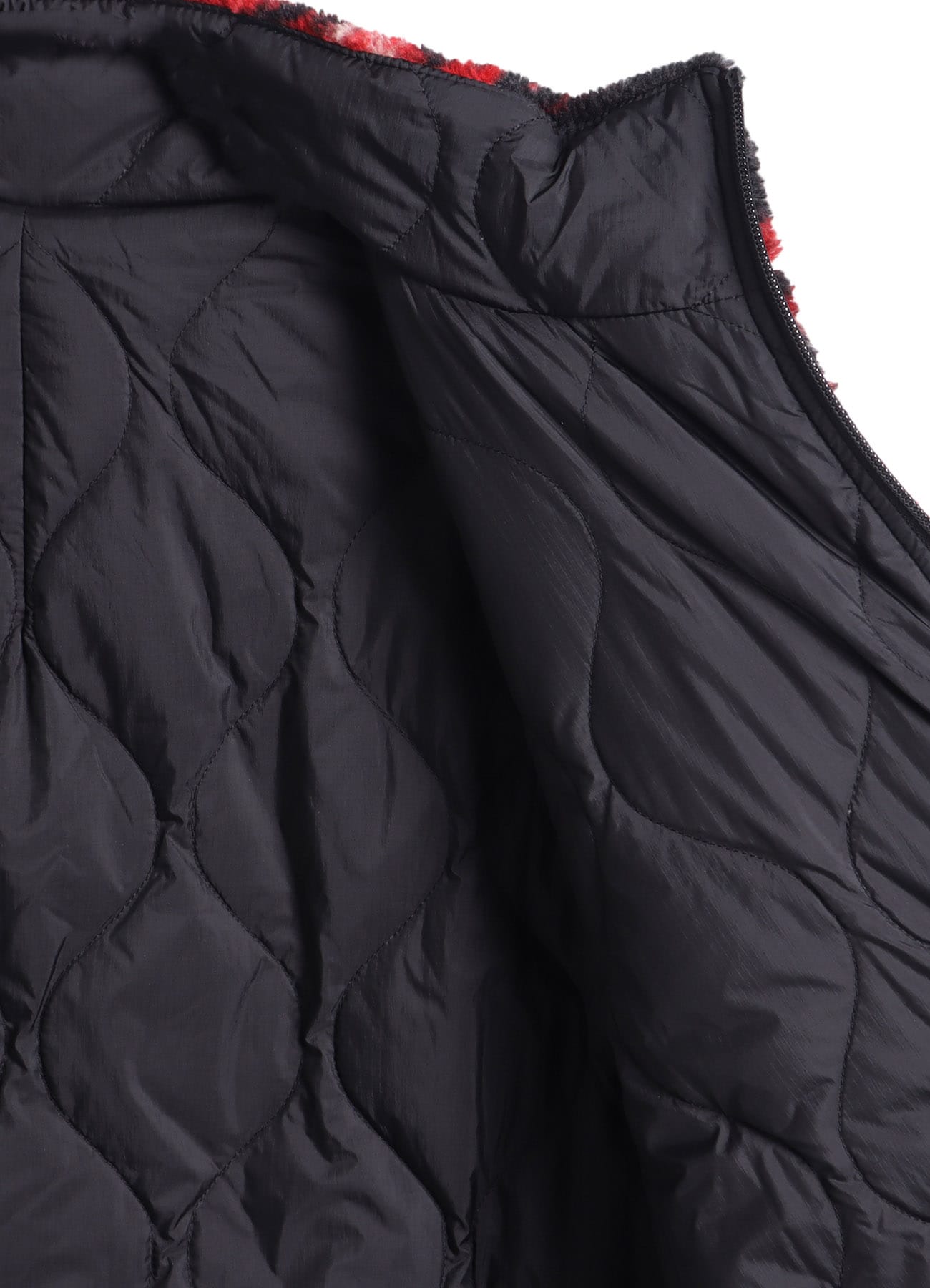 【11/20 12:00 Release】S'YTE X TAION REVERSIBLE QUILTED RED PRINTED FLEECE JACKET