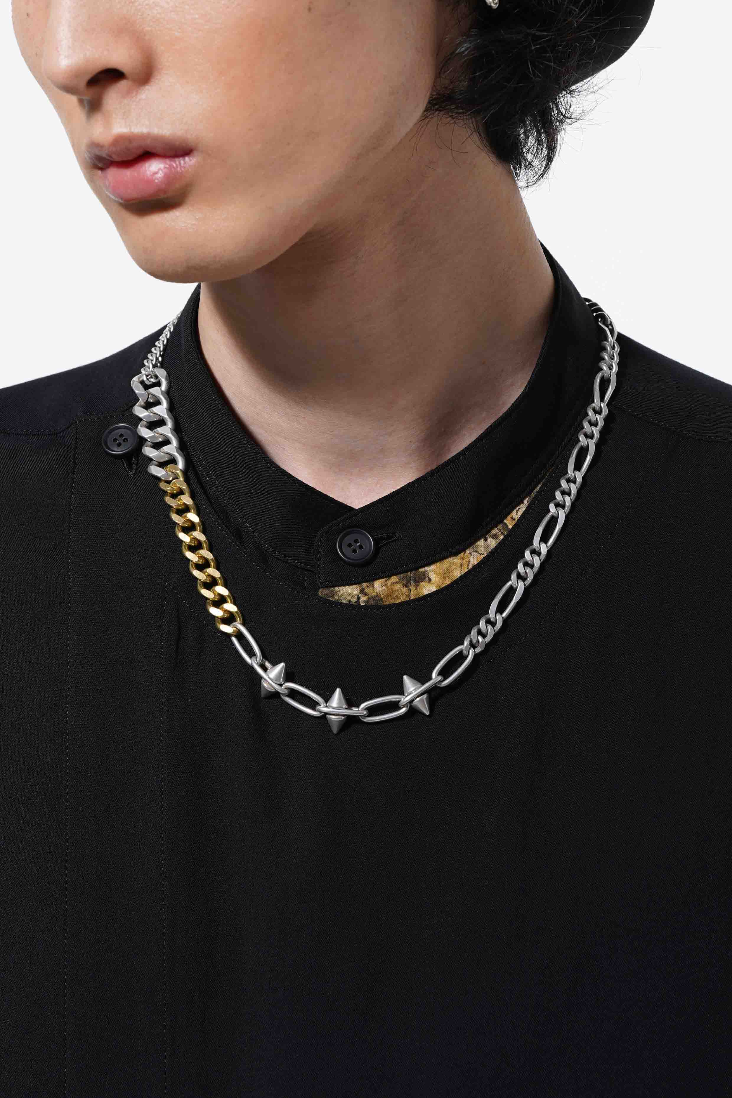 SPIKE FIGARO CURVE CHAIN NECKLACE