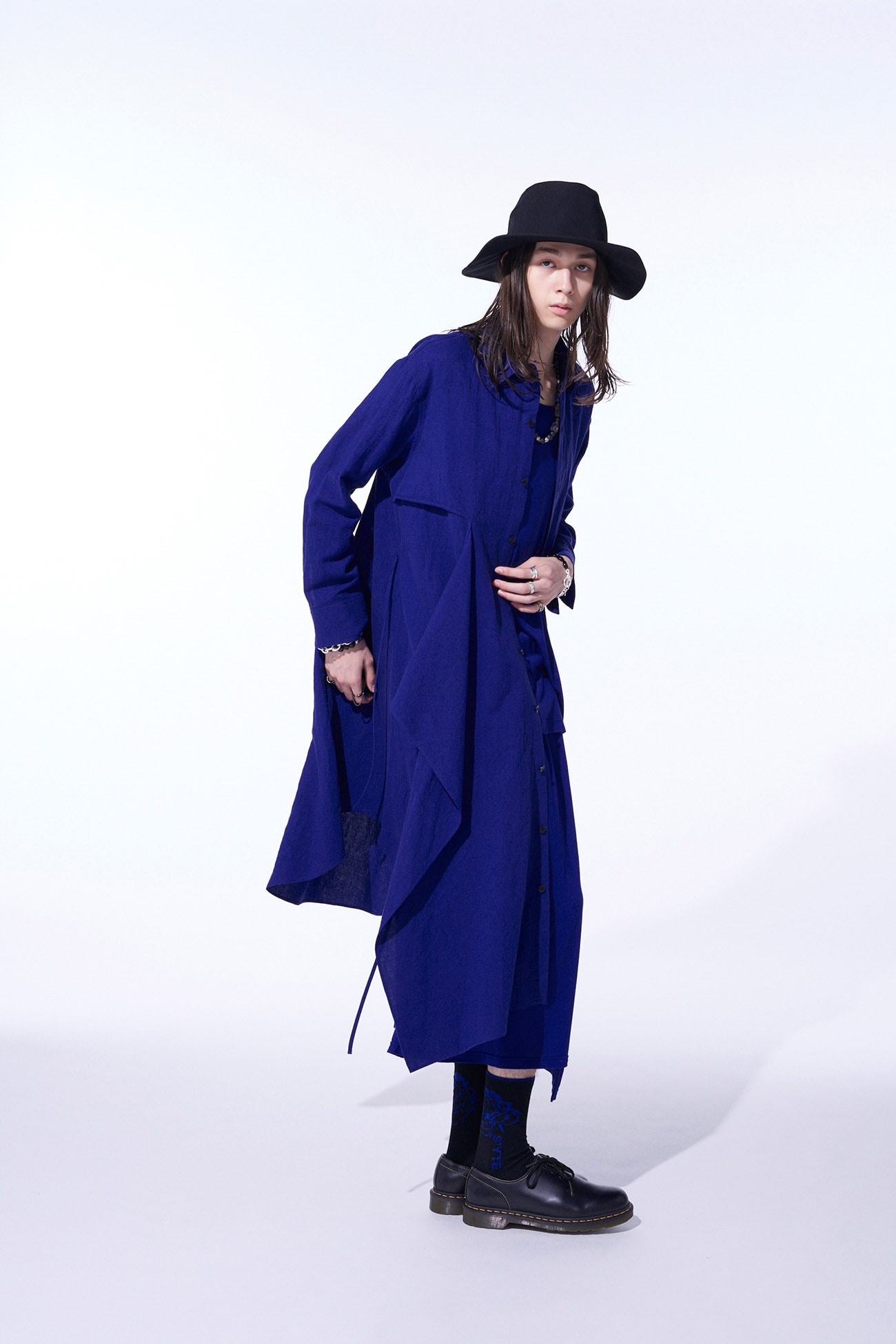 LINEN WASHED CLOTH SHIRT DRESS WITH DOUBLE-TAILORED RIGHT FRONT