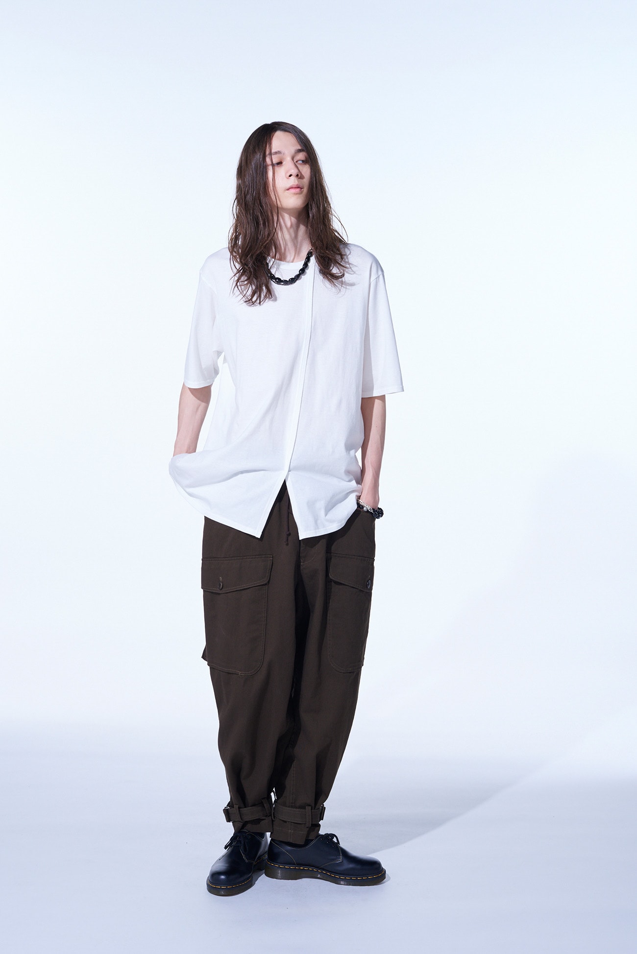 COTTON DRILL CARGO PANTS WITH BELTED HEMS