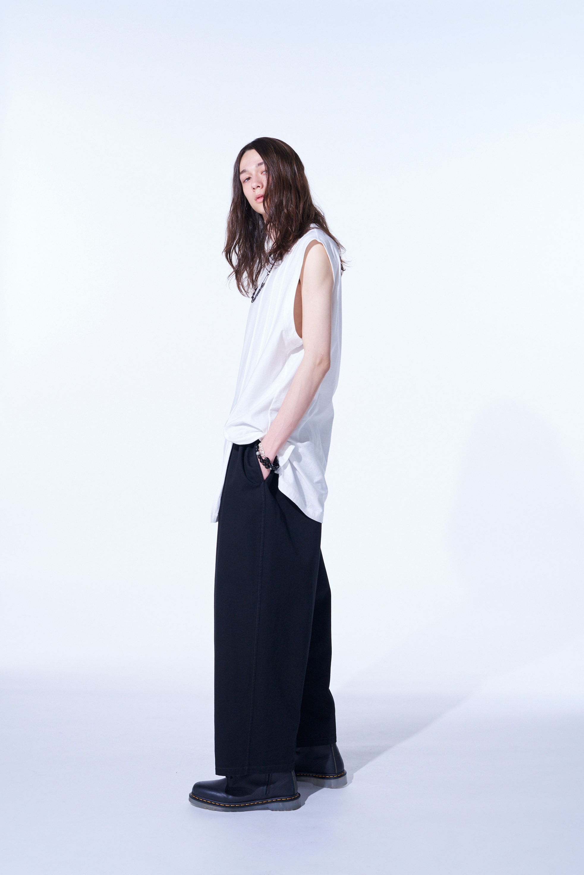 COTTON JERSEY VERTICALLY GRAFTED SLEEVELESS TOP WITH HEM SLIT