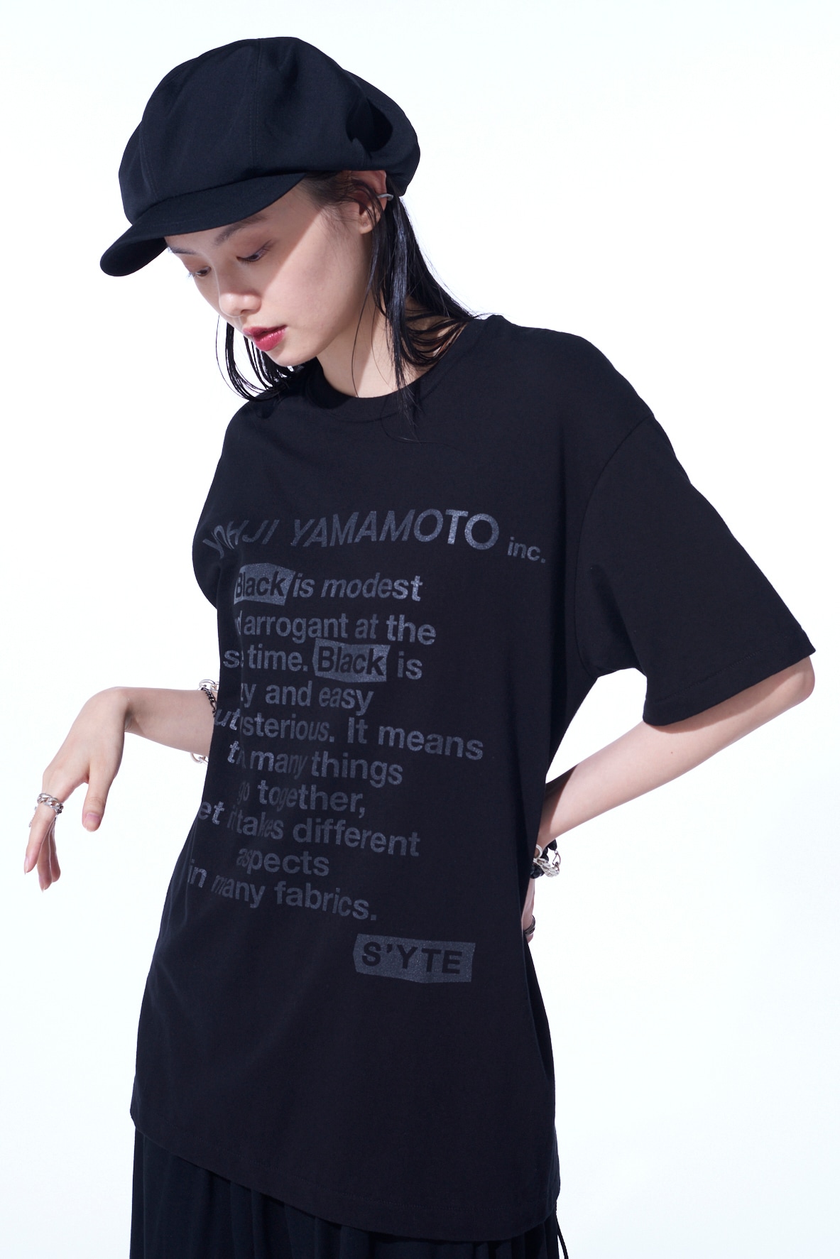 「BLACK IS MODEST」MESSAGE T-SHIRT