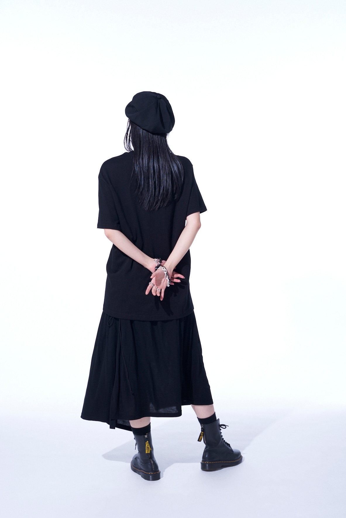 「BLACK IS MODEST」MESSAGE T-SHIRT