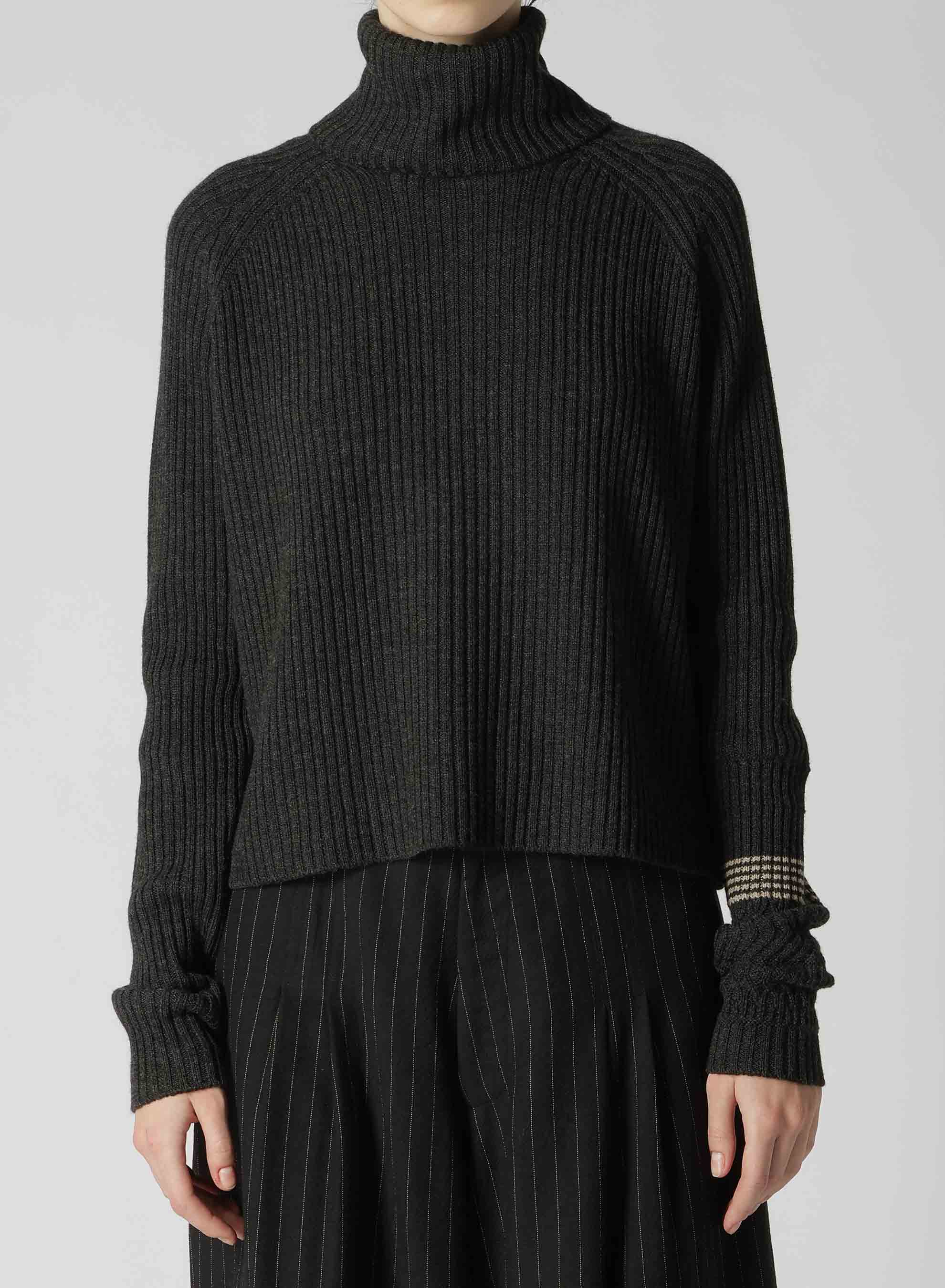 WOOL RIB TURTLE NECK PULLOVER