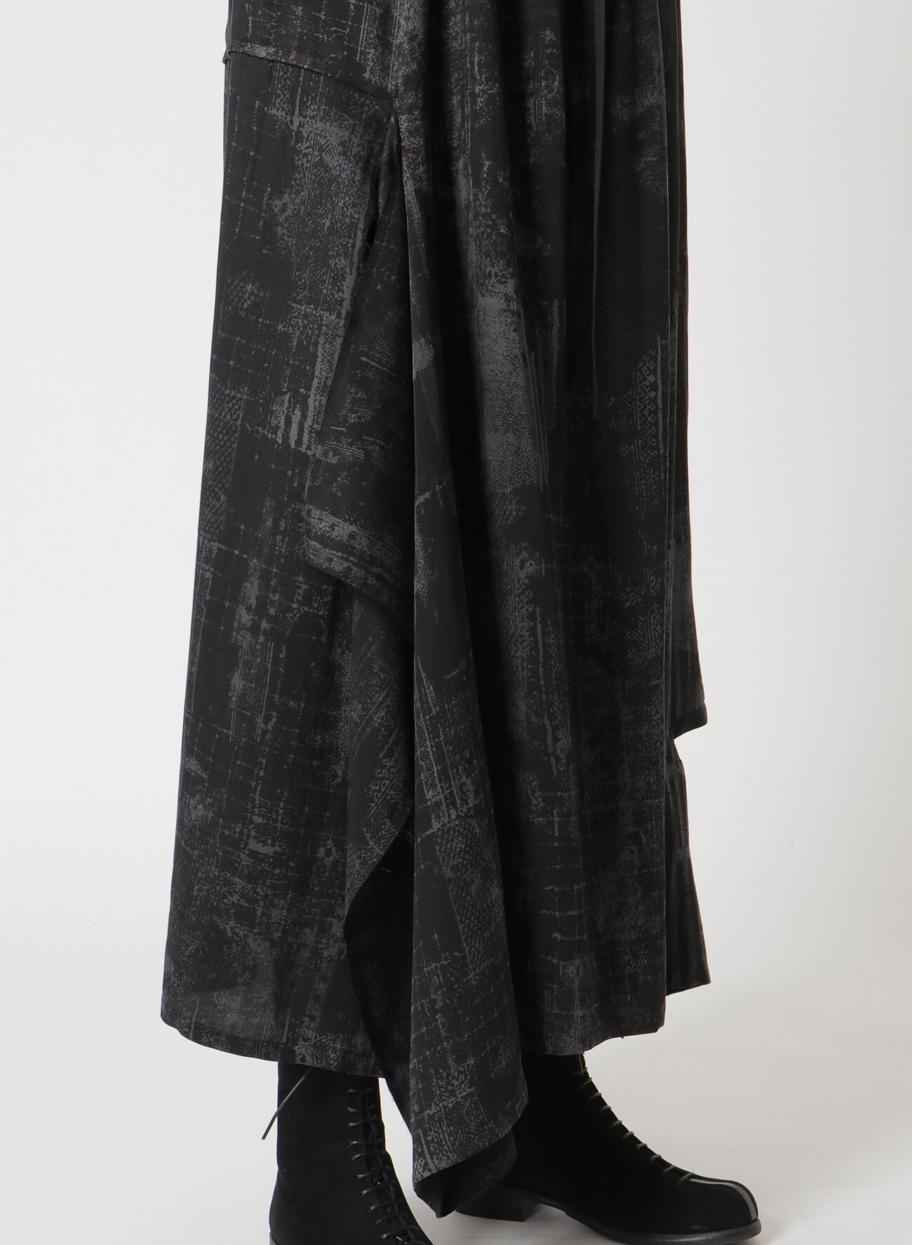 CURPO/RAYON TWILL LEFT HOLE DETAIL SKIRT