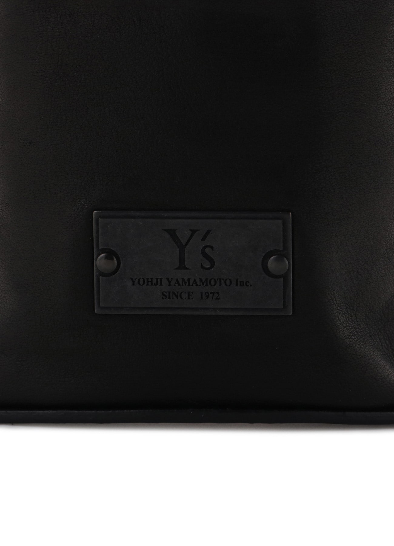 WATER DYED SOFT LEATHER CURVED POUCH CHARM