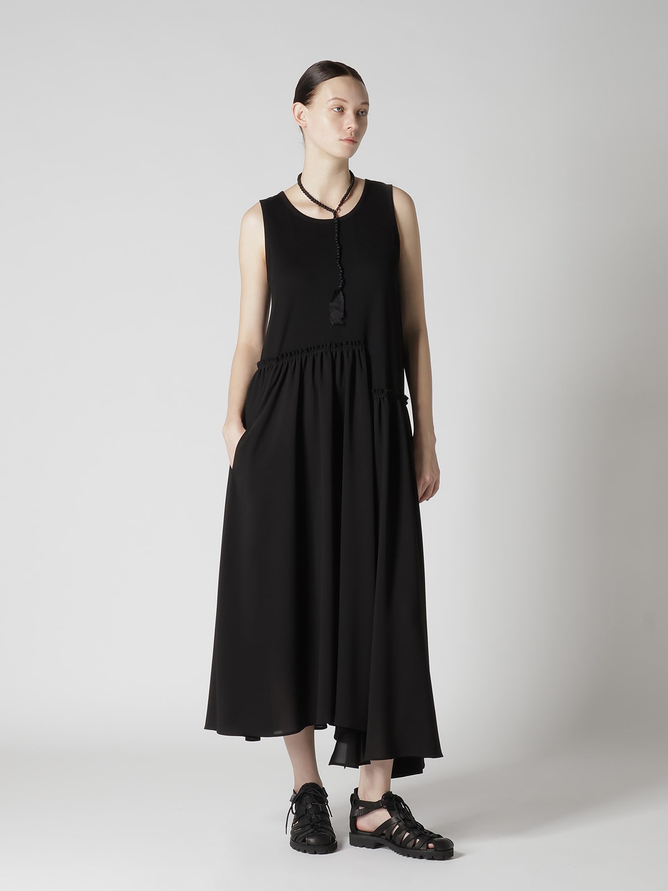 SMALL SILK BALL NECKLACE