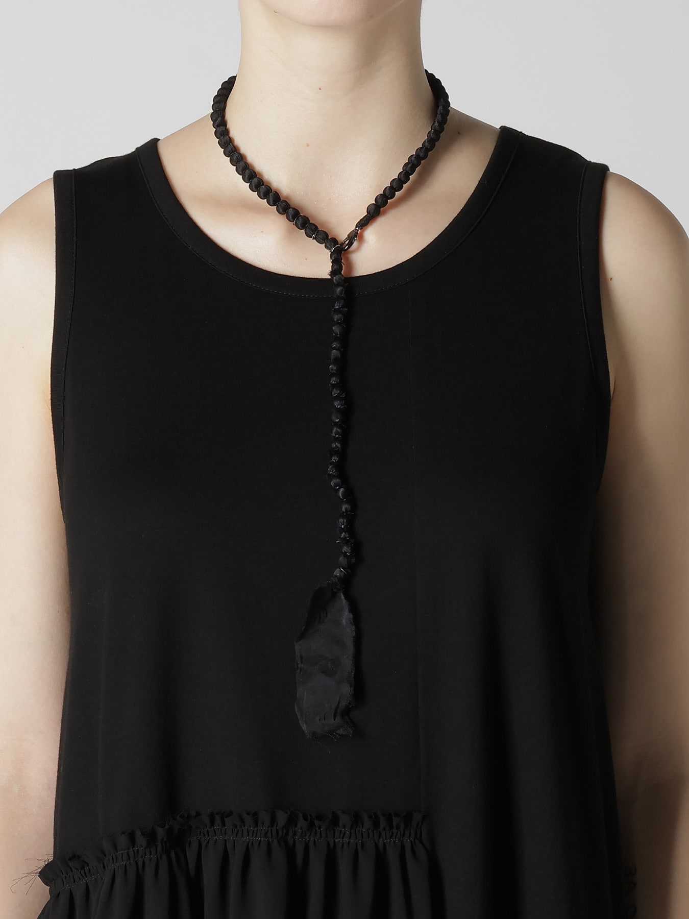 SMALL SILK BALL NECKLACE