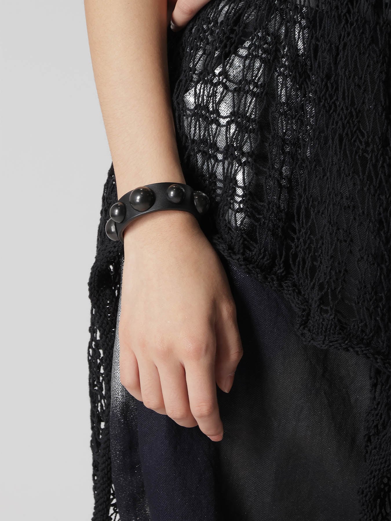 SEMIGLOSS LEATHER STUDS BRACELET