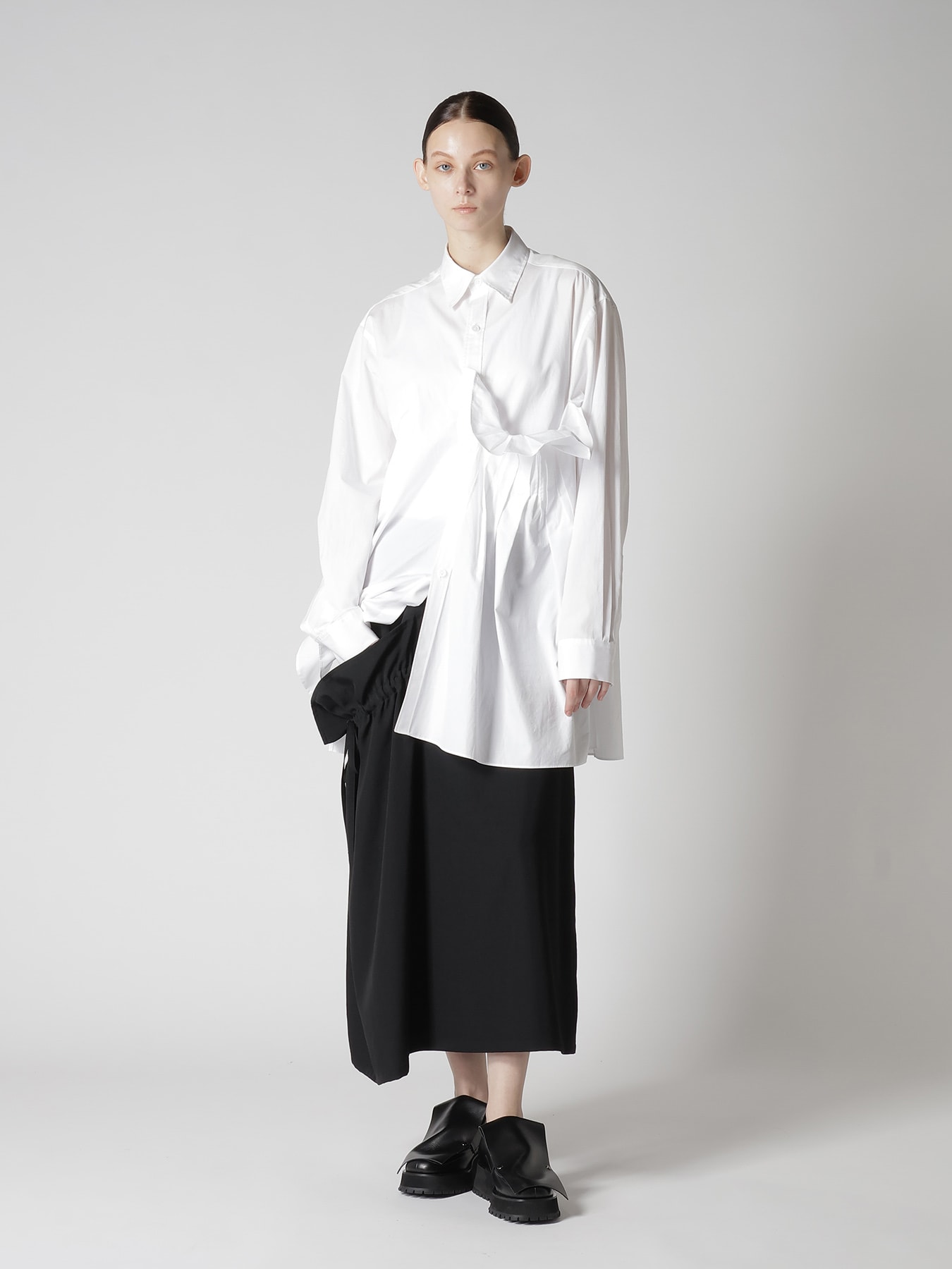 COTTON BROAD LEFT SIDE TUCK SHIRT