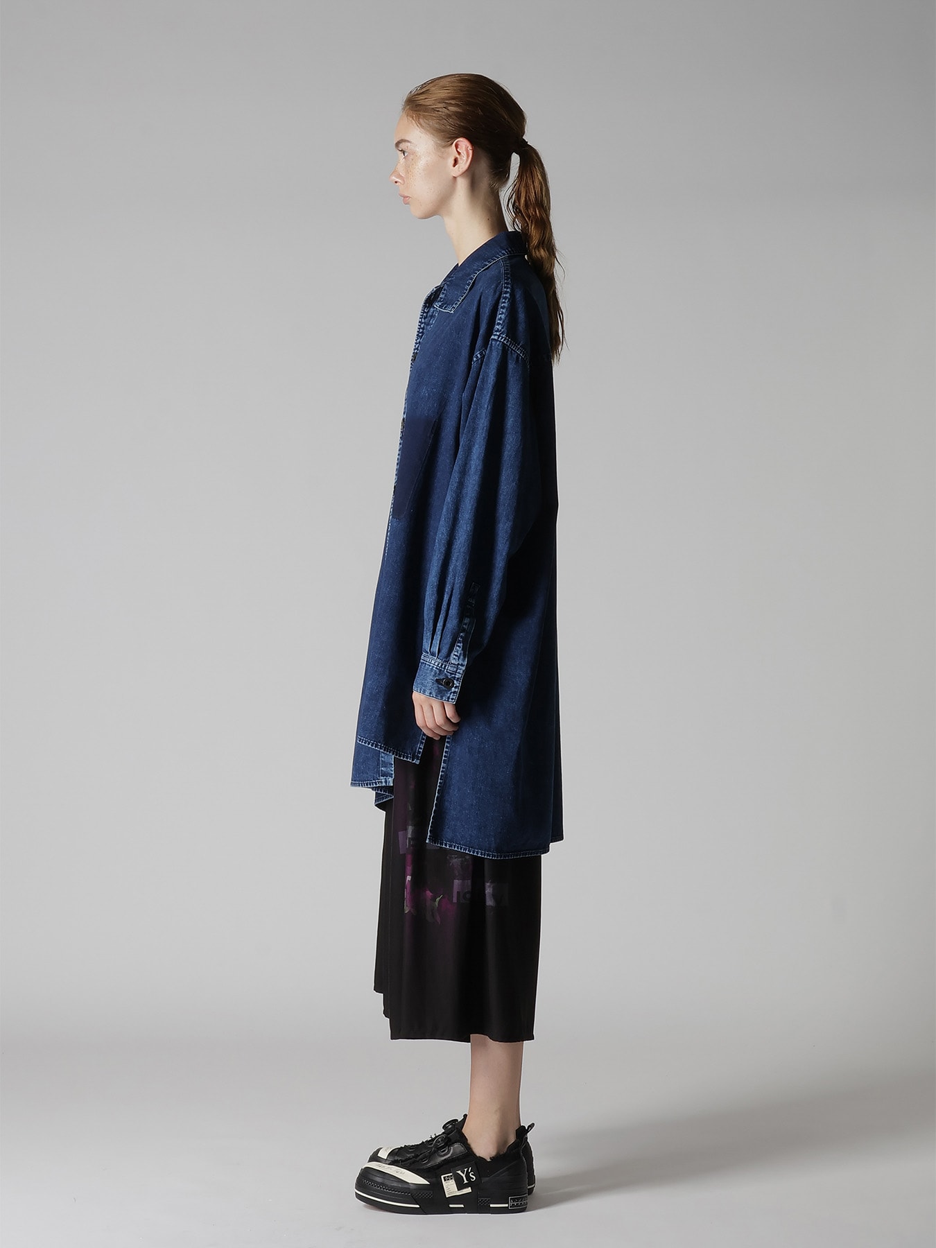 6OZ DENIM CHEMICAL WASH ASYMMETRIC BIG BLOUSE