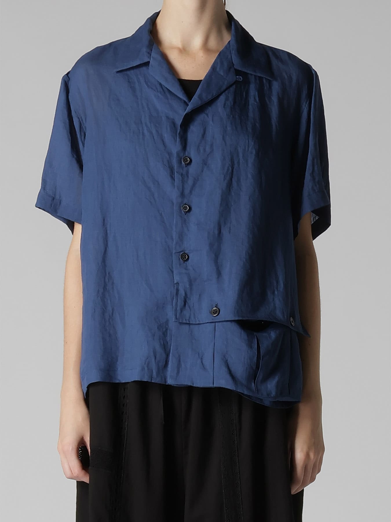RAMIE OPEN COLLAR SHORT SLEEVE BLOUSE