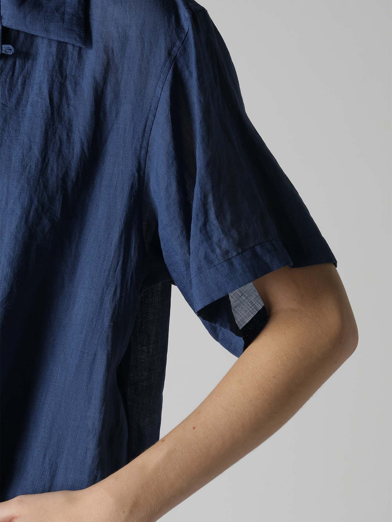 RAMIE OPEN COLLAR SHORT SLEEVE BLOUSE