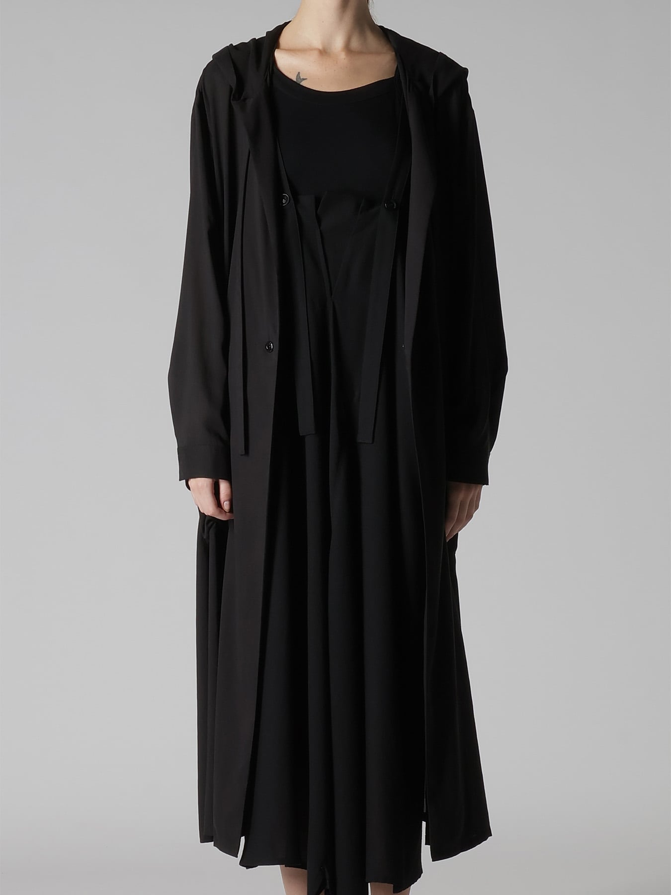 CELLULOSE LAWN HOODED GOWN