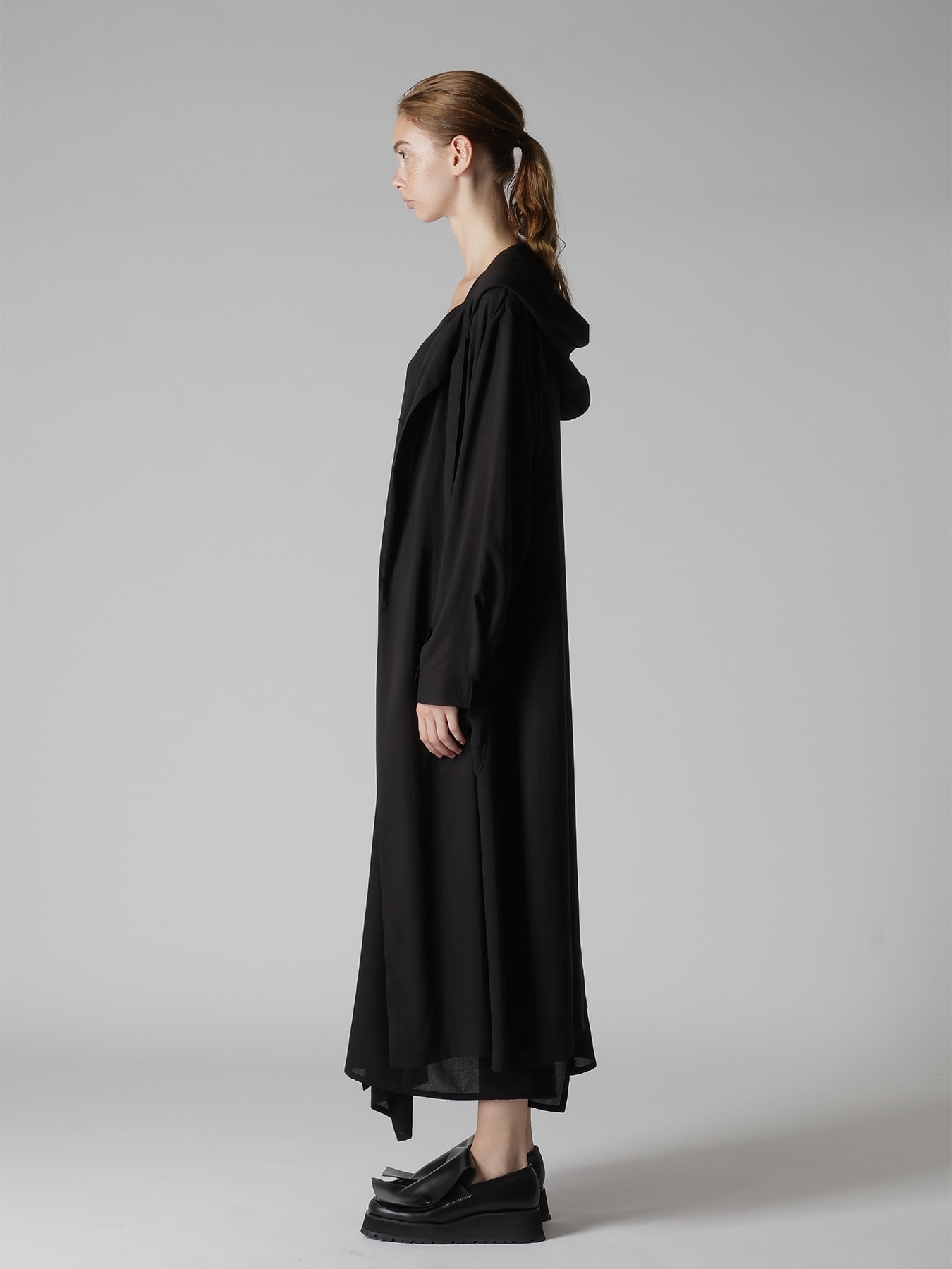 CELLULOSE LAWN HOODED GOWN