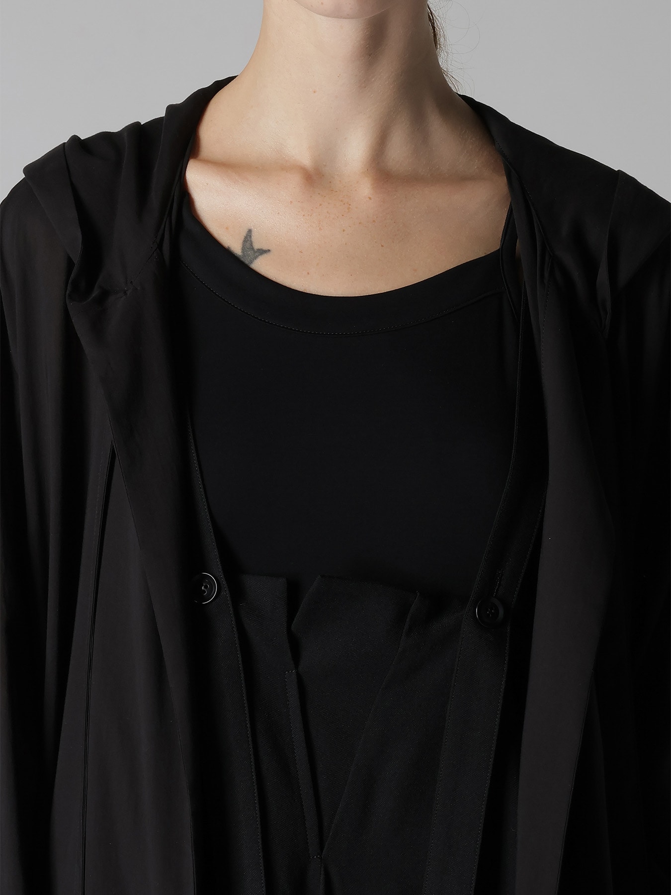 CELLULOSE LAWN HOODED GOWN