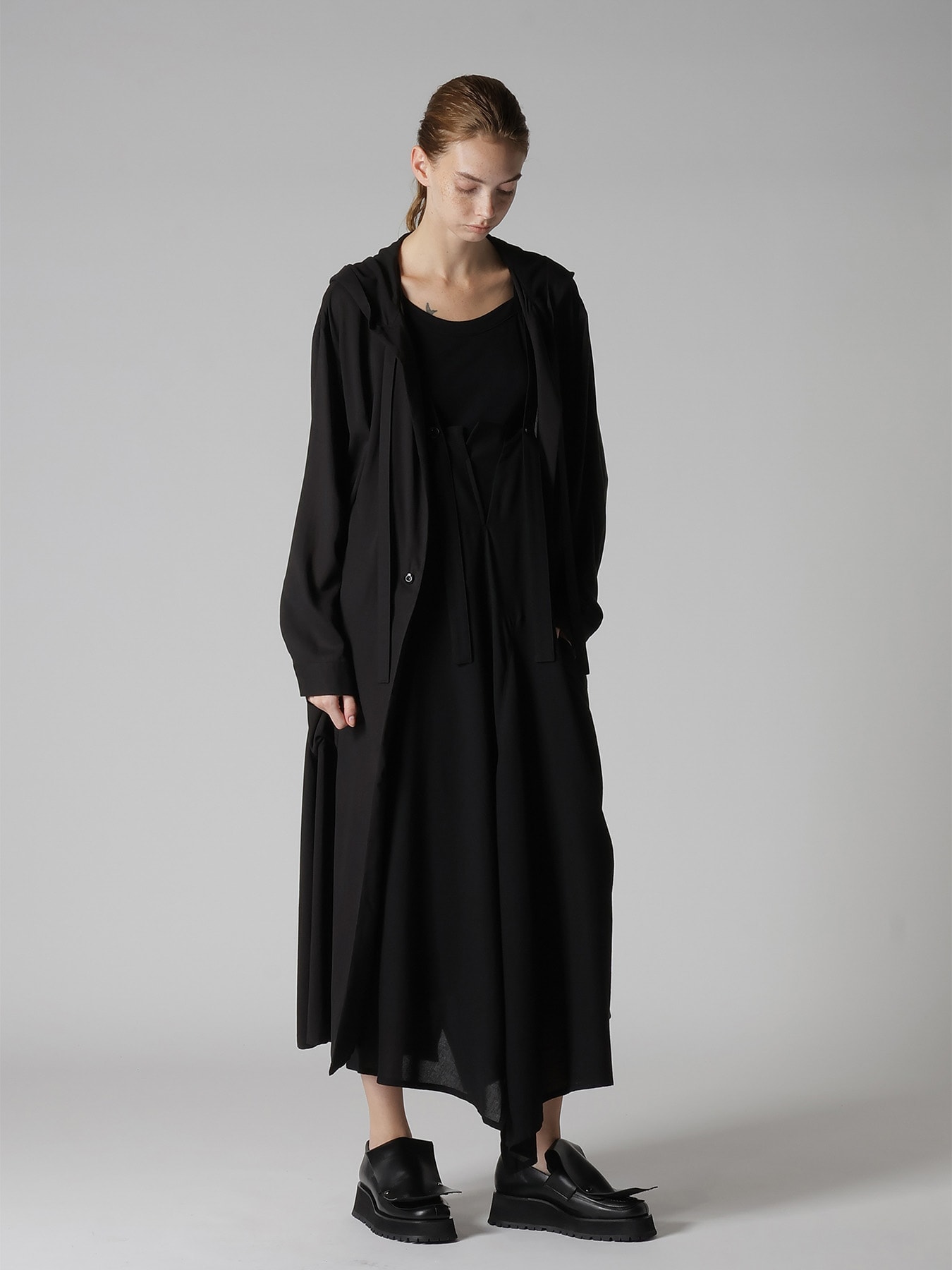 CELLULOSE LAWN HOODED GOWN