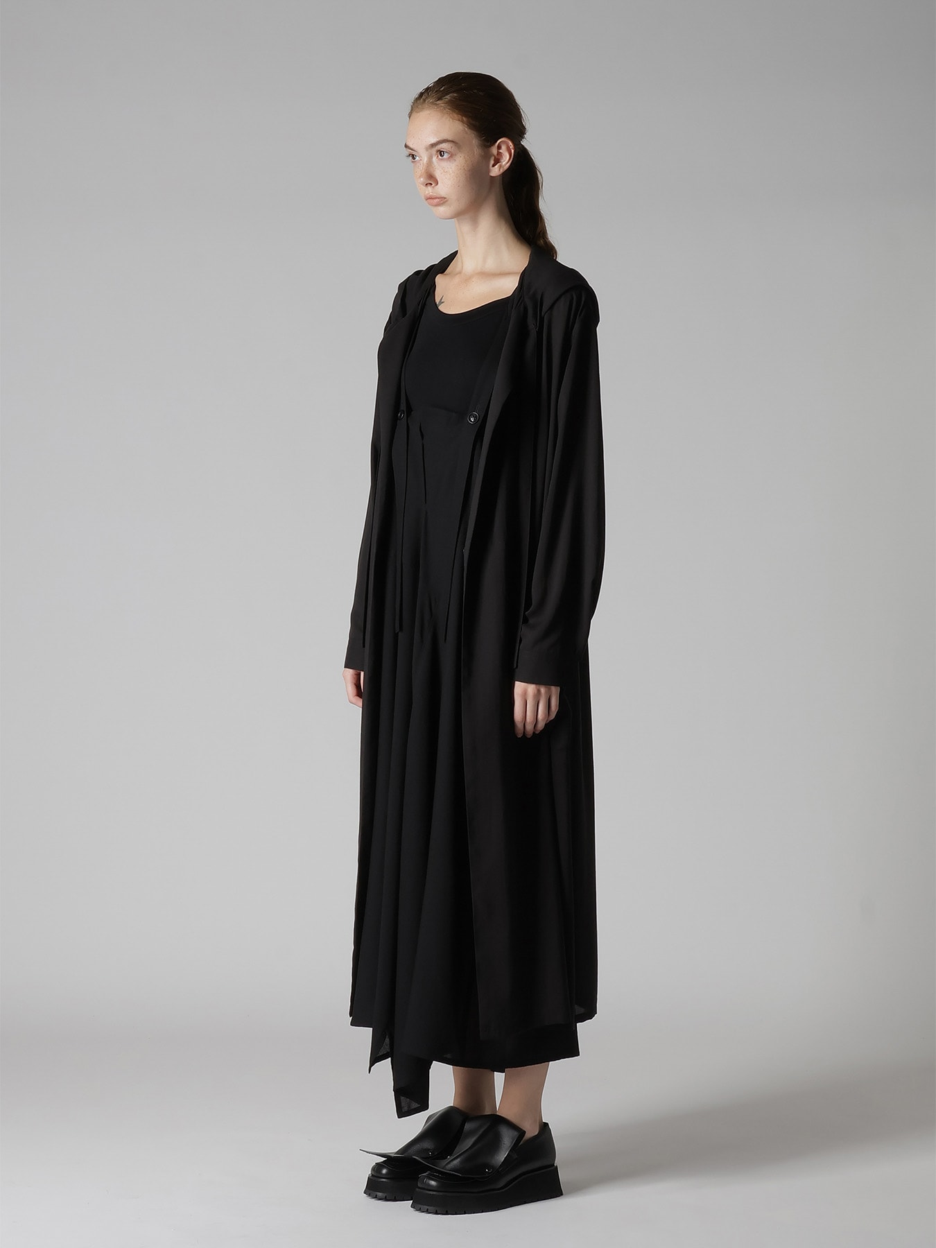 CELLULOSE LAWN HOODED GOWN