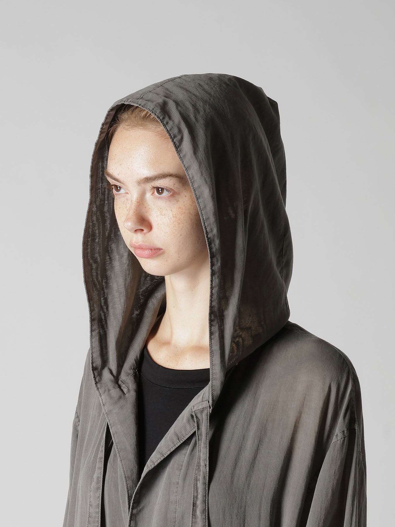 CUPRO/COTTON GARMENT DYED HOODED GOWN
