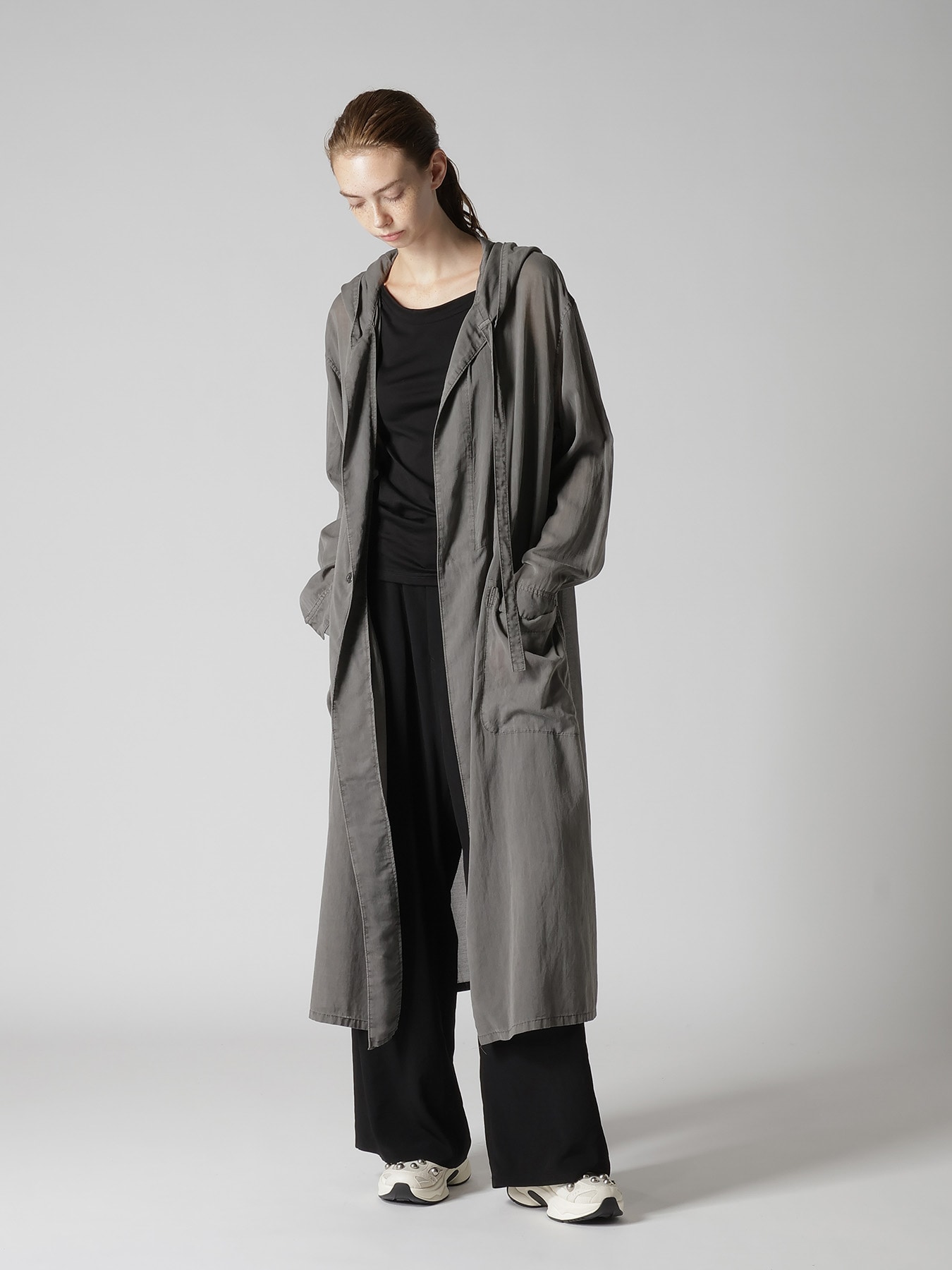 CUPRO/COTTON GARMENT DYED HOODED GOWN