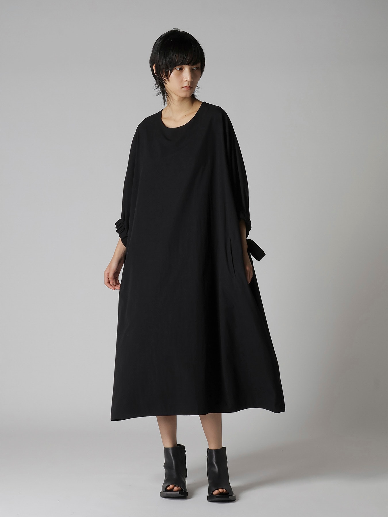COTTON BROAD SLEEVE ROUNDNECK DRESS