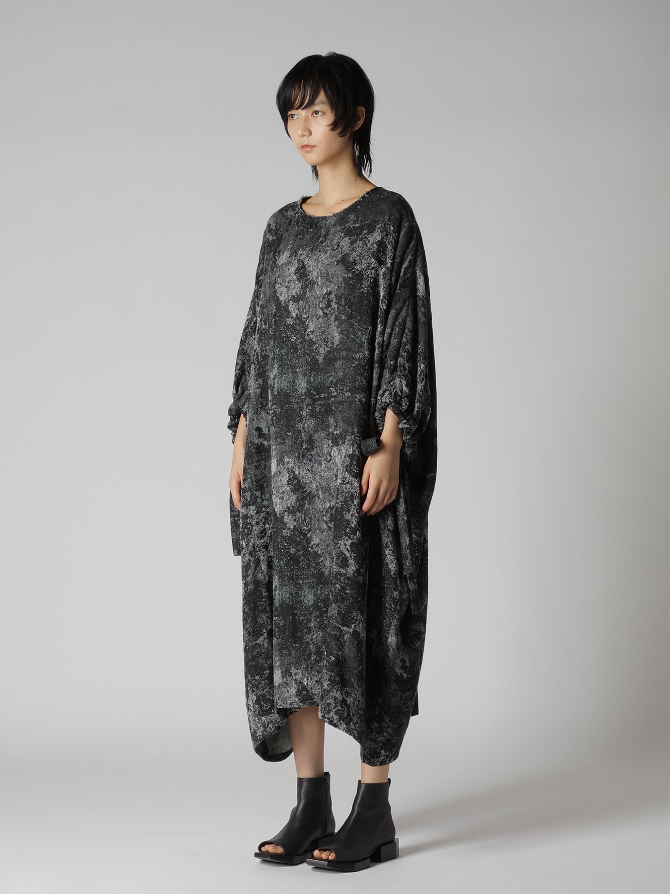 RUG PATTERN JACQUARD SLEEVE ROUNDNECK DRESS