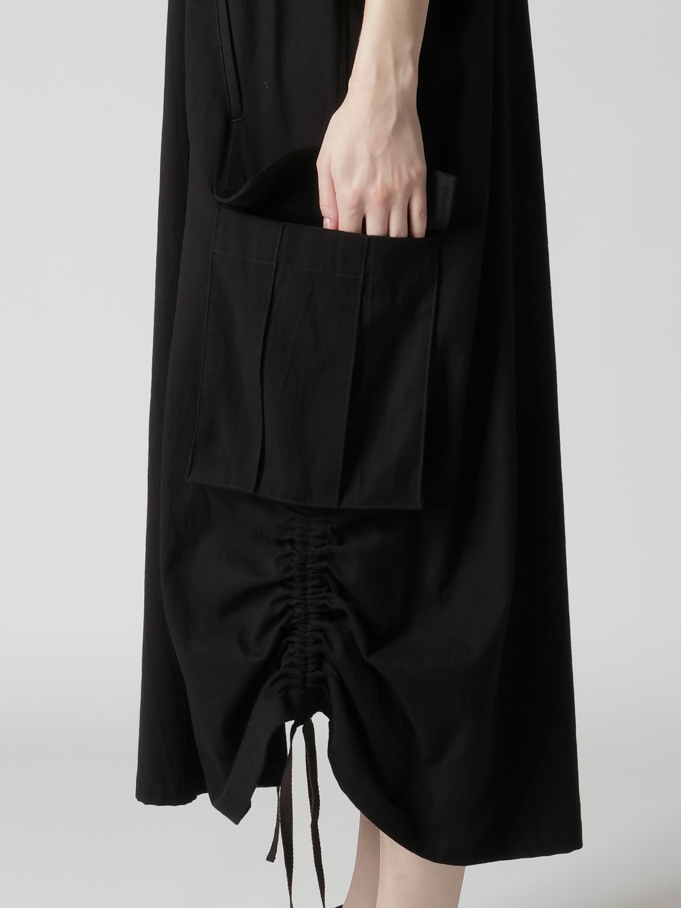 CROSS WEAVE GABARDINE SHIRRING SHOULDER STRAP DRESS