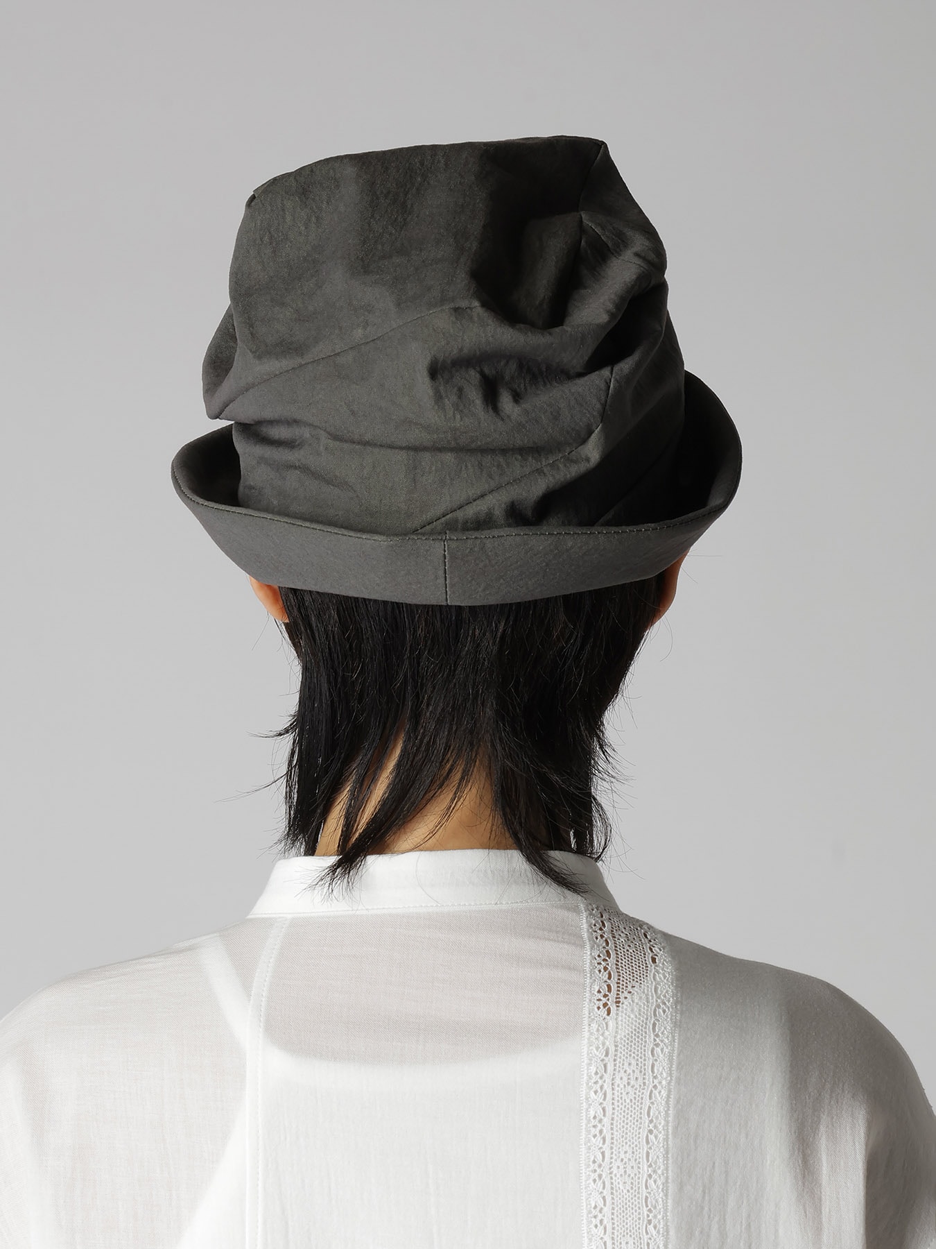 C/NY GABARDINE SQUARE TUCK HAT