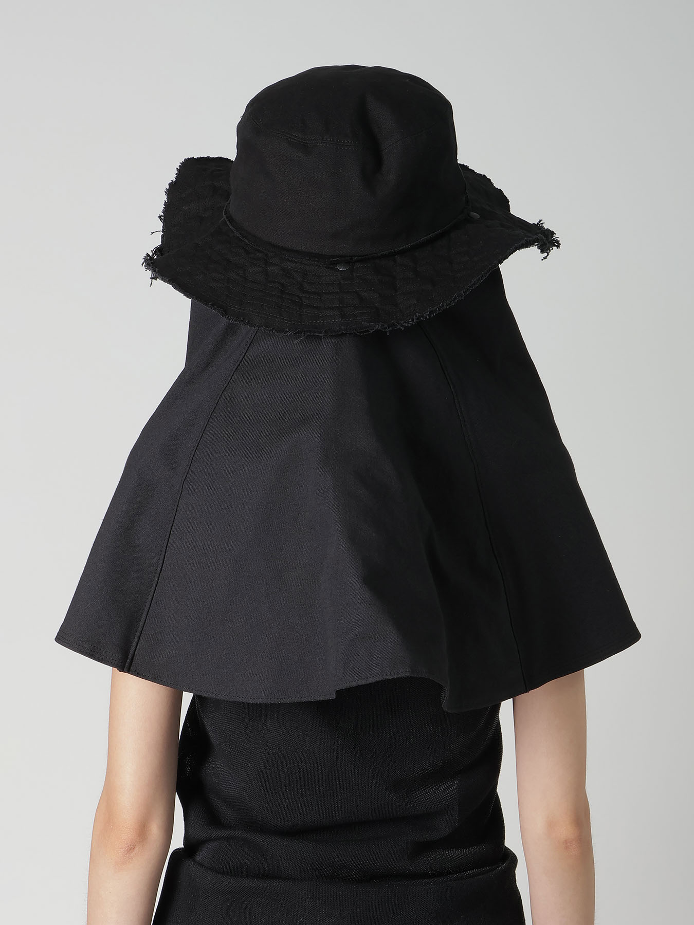 COTTON CANVAS HAT W/ CAPE