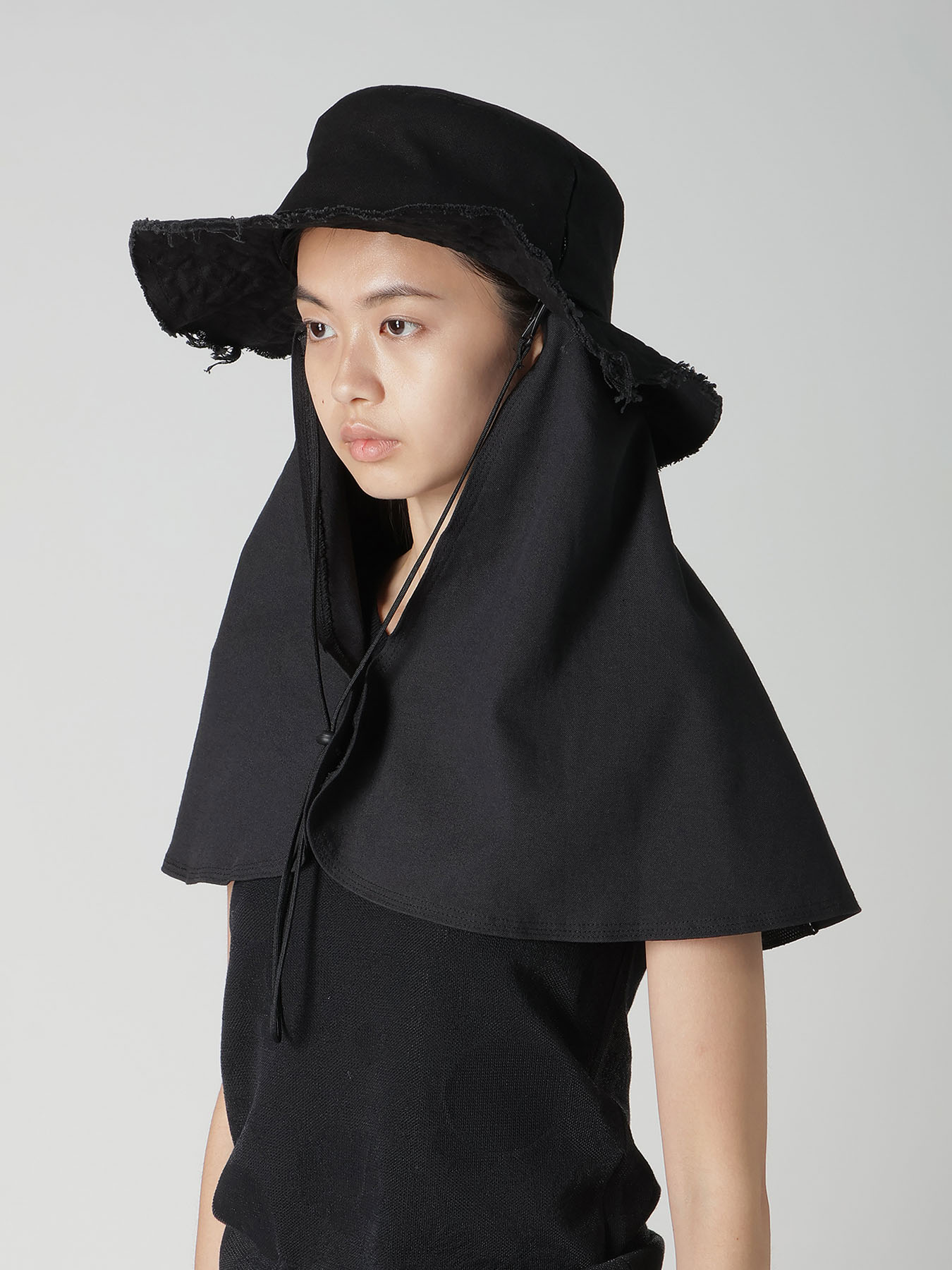 COTTON CANVAS HAT W/ CAPE