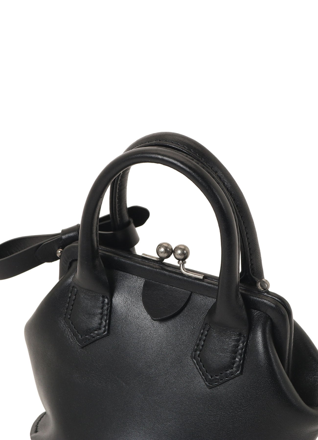 OIL SOFT LEATHER CURVED MINI METAL CLASP BAG