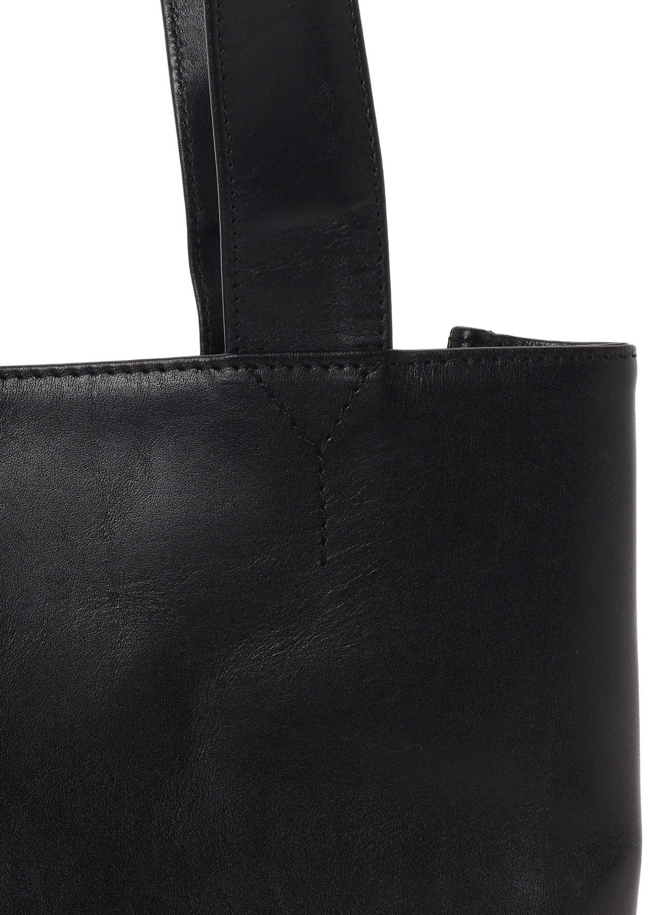 OIL SOFT LEATHER CURVED TOTE BAG