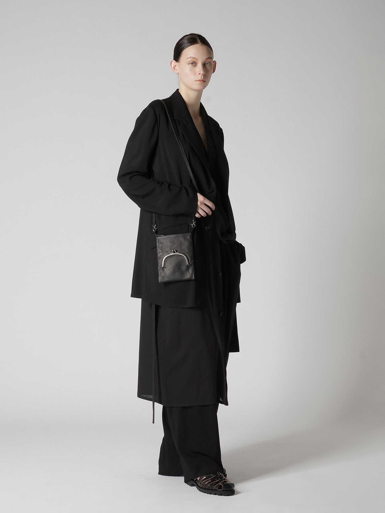 SOFT LEATHER METAL CLASP POCKET SHOULDER BAG