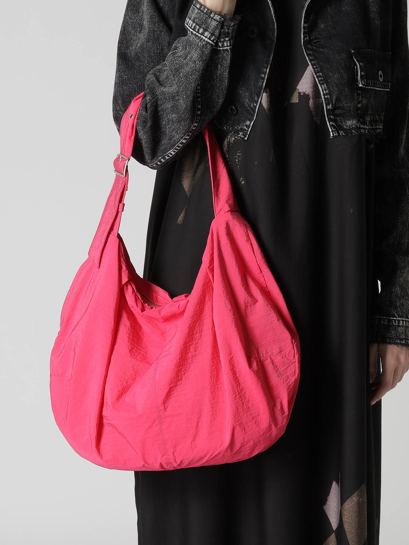 NY/ JET TAFFETA GYOZA BAG