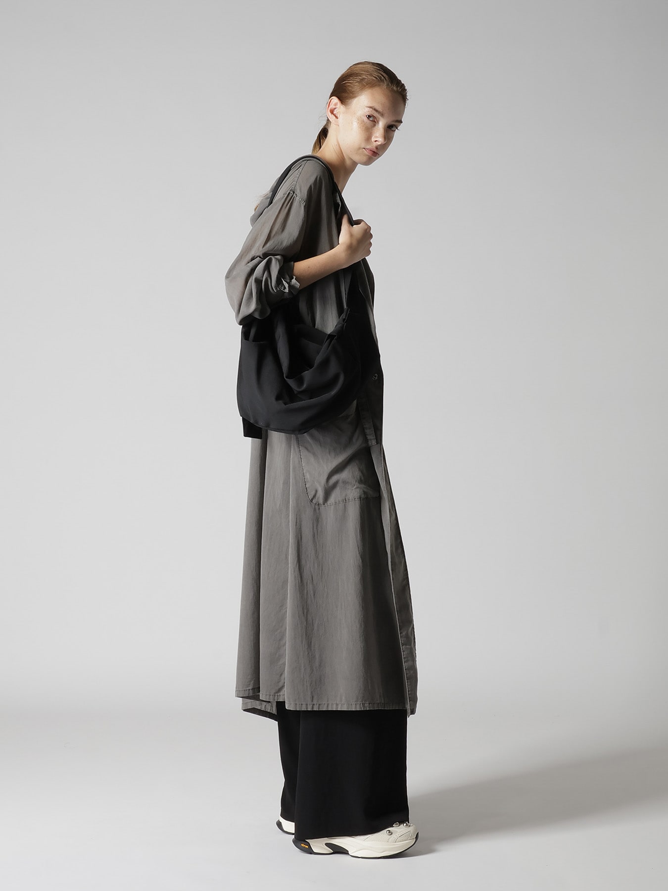 HIGH TWISTED GABARDINE TUCK SHOULDER BAG L