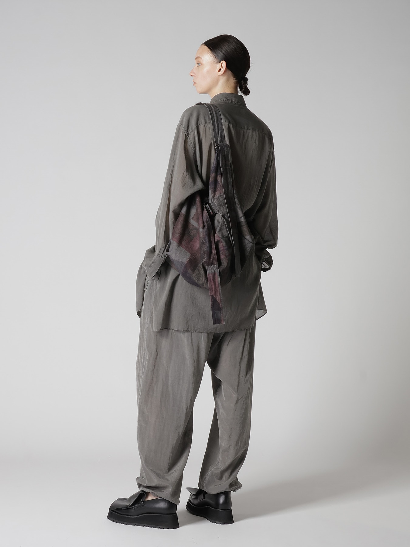 VASE DESIGN COLLAGE PRINT BELTED TOTE BAG L