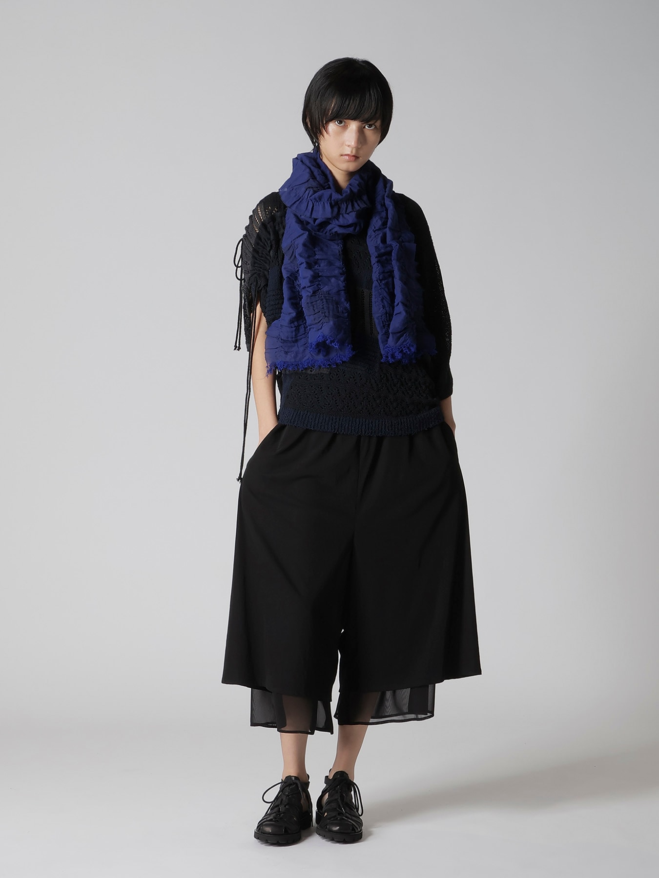 DOT JACQUARD GATHER SCARF