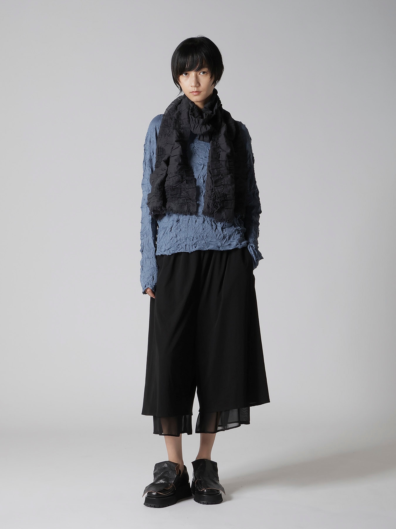 DOT JACQUARD GATHER SCARF