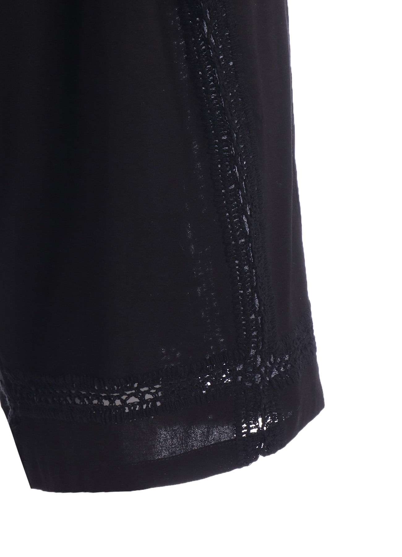 COTTON CROCHET PATCHWORK 3 TUCK HALF PANTS